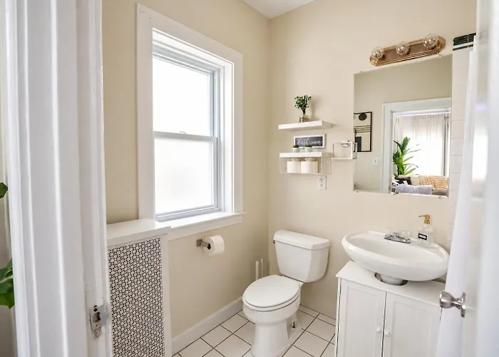 Workspace • Near Lakefront & Red Line • 6br Chicago