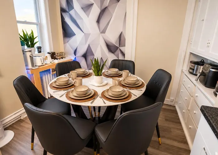 Workspace • Near Lakefront & Red Line • 6br Apartamento Chicago